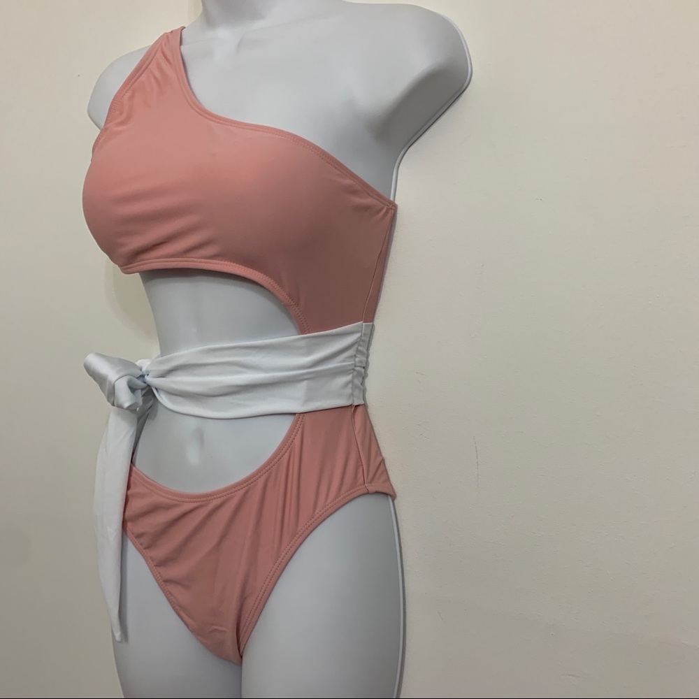 Shein bathing suit is like new. Size small - Picture 7 of 9
